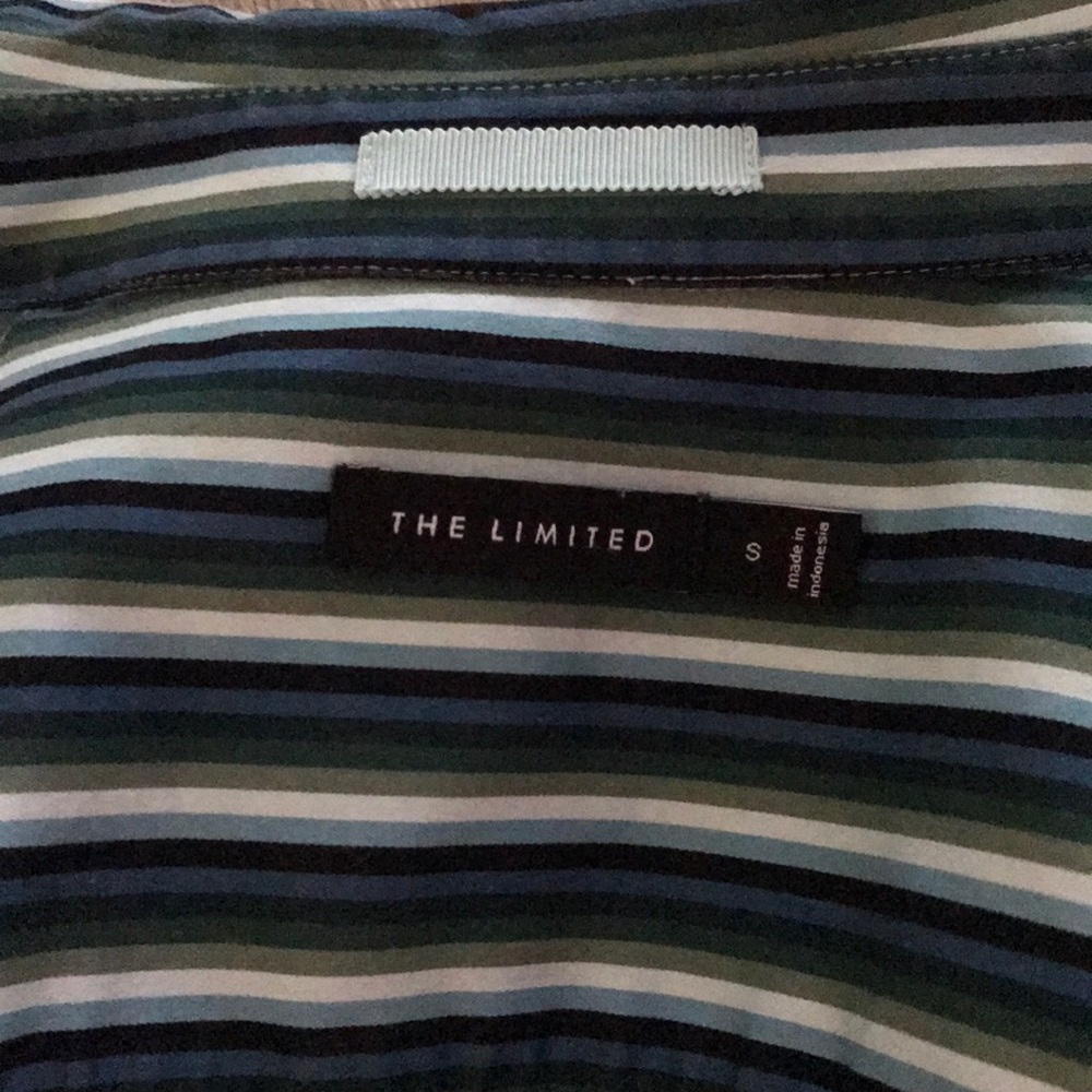 2 LS The Limited button down Blouses EUC - Picture 6 of 8